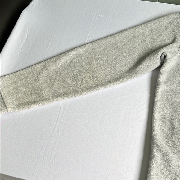 Columbia Women's Jacket in Light Gray - Picture 7 of 8